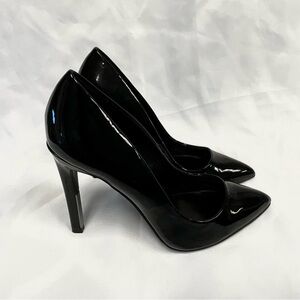 DKNY, pointed toe pump in black